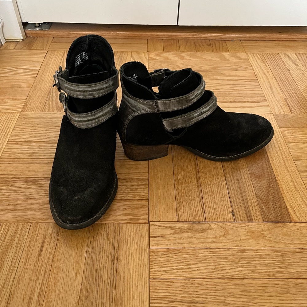 Steve Madden Black Buckle Boots